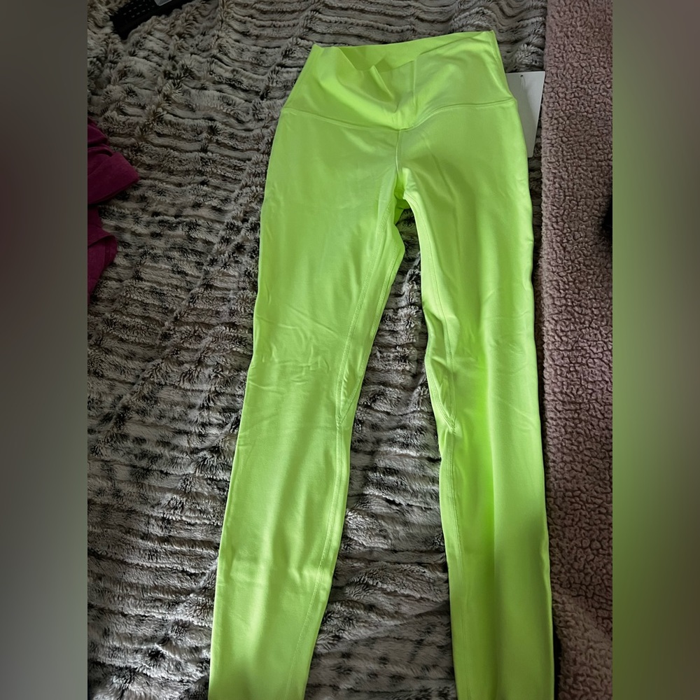 Lulu neon yellow align